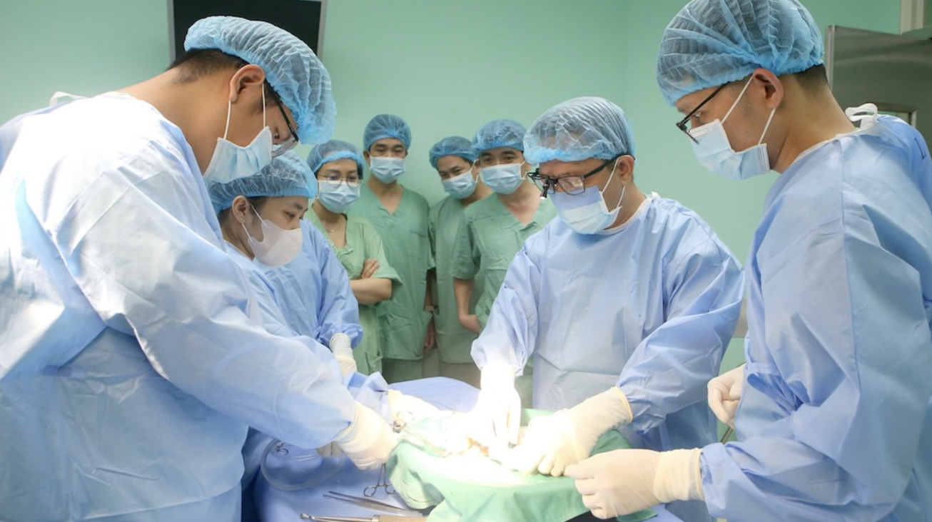 Bệnh viện Trung ương Huế xuất viện 4 ca ghép đặc biệt: Tủy, gan và tim